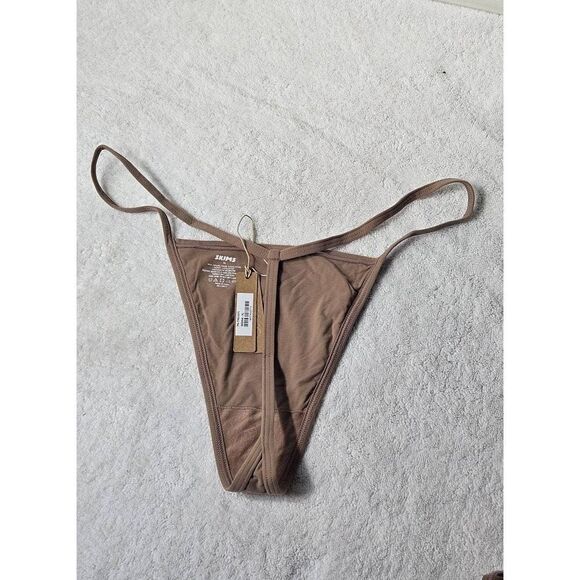 Skims thong panty Nwt - Picture 6 of 8